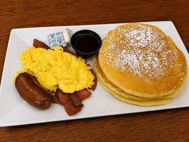 Deluxe Pancakes.